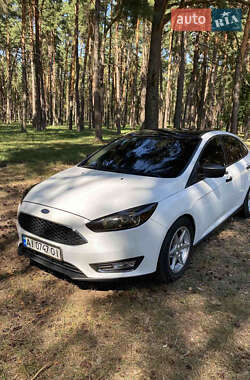 Седан Ford Focus 2016 в Десне
