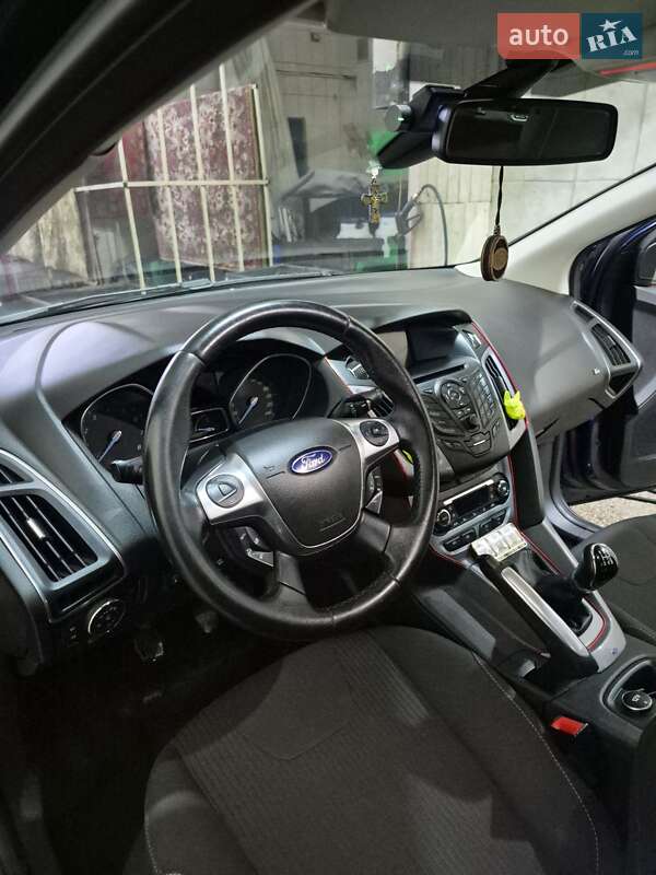 Універсал Ford Focus 2011 в Конотопі