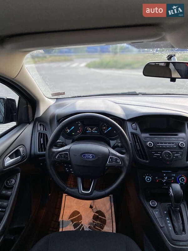 Хэтчбек Ford Focus 2017 в Здолбунове