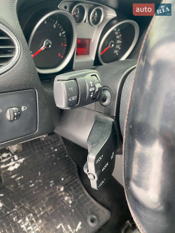 Седан Ford Focus 2010 в Чернигове