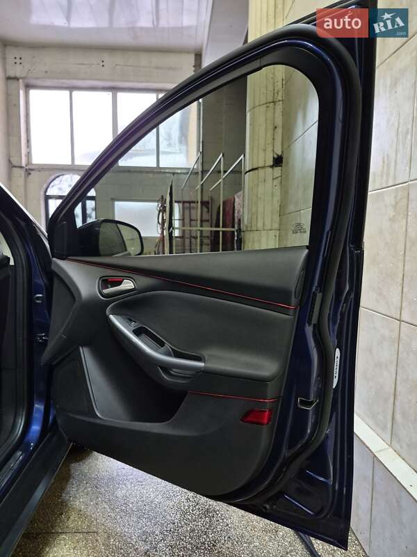 Універсал Ford Focus 2011 в Конотопі