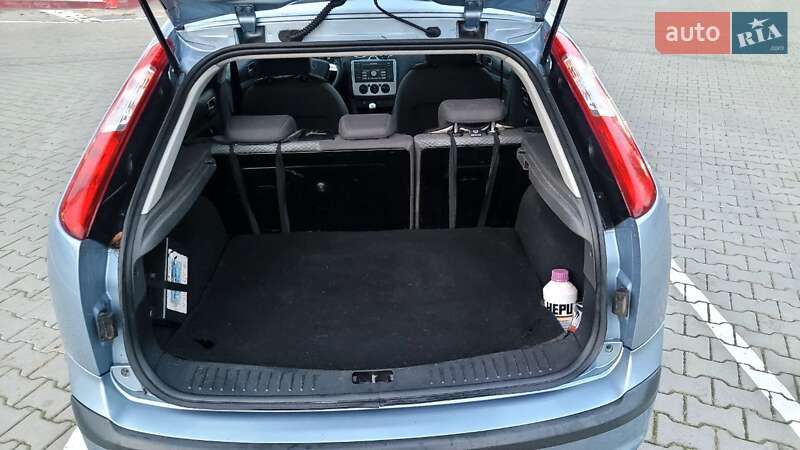 Хэтчбек Ford Focus 2006 в Виннице
