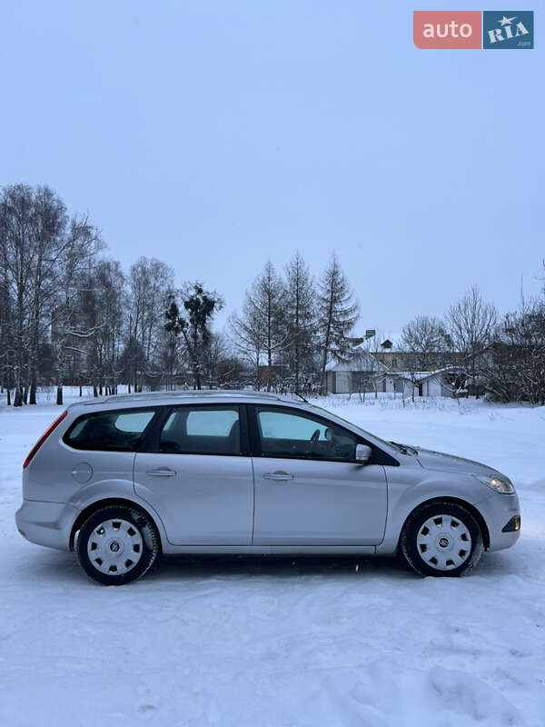 Універсал Ford Focus 2010 в Звягелі