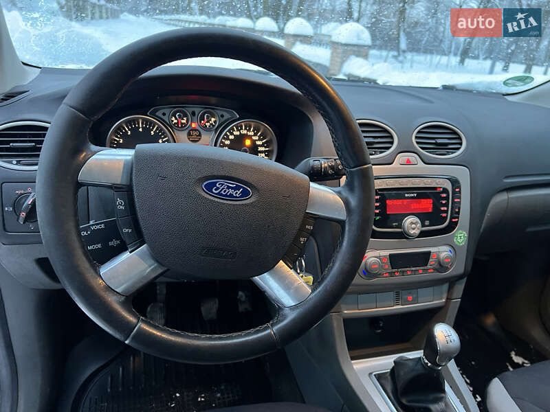 Універсал Ford Focus 2010 в Звягелі