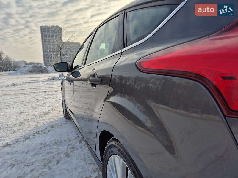 Хэтчбек Ford Focus 2015 в Киеве