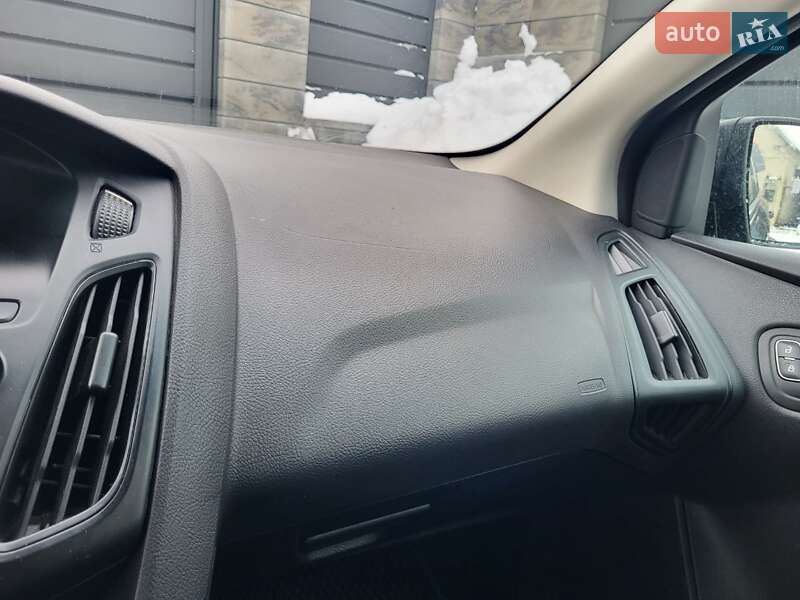 Седан Ford Focus 2018 в Львові