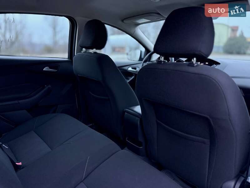 Хэтчбек Ford Focus 2015 в Днепре