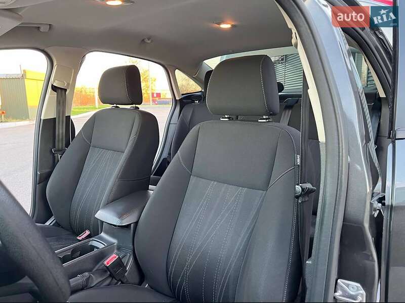 Хетчбек Ford Focus 2015 в Дніпрі