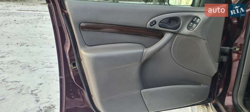 Седан Ford Focus 2001 в Черкасах