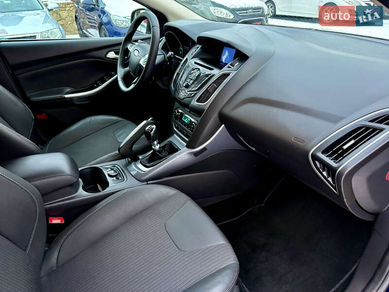 Хэтчбек Ford Focus 2012 в Ровно