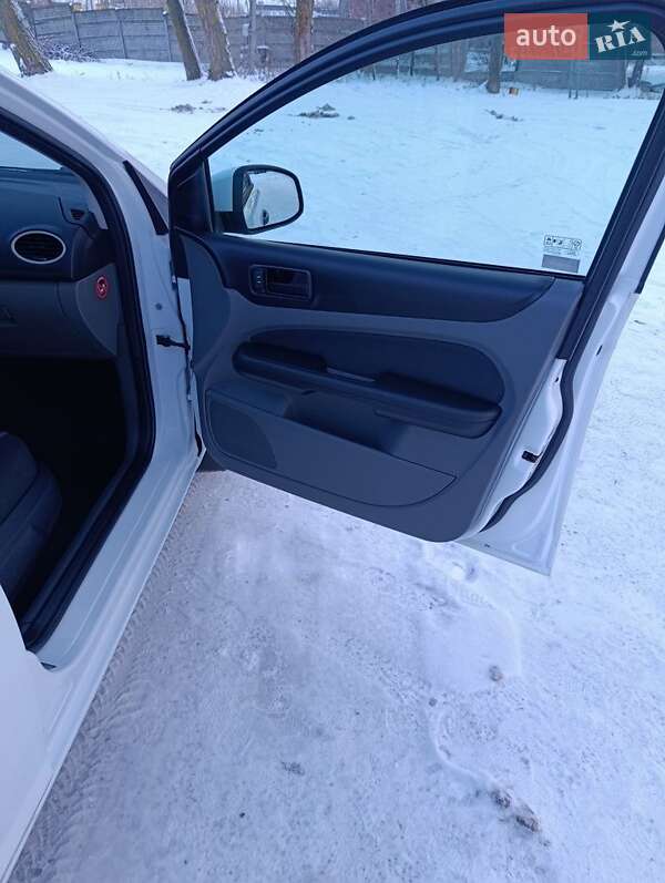 Хэтчбек Ford Focus 2011 в Броварах