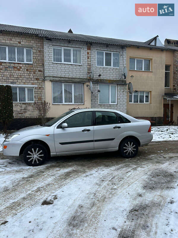 Седан Ford Focus 2000 в Черновцах