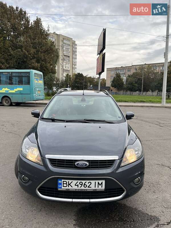 Универсал Ford Focus 2010 в Березному