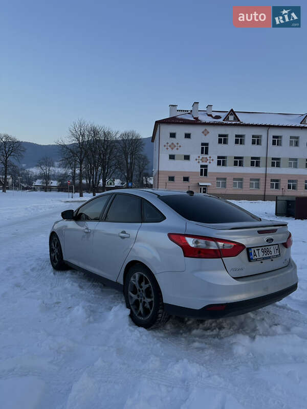 Седан Ford Focus 2014 в Микуличине