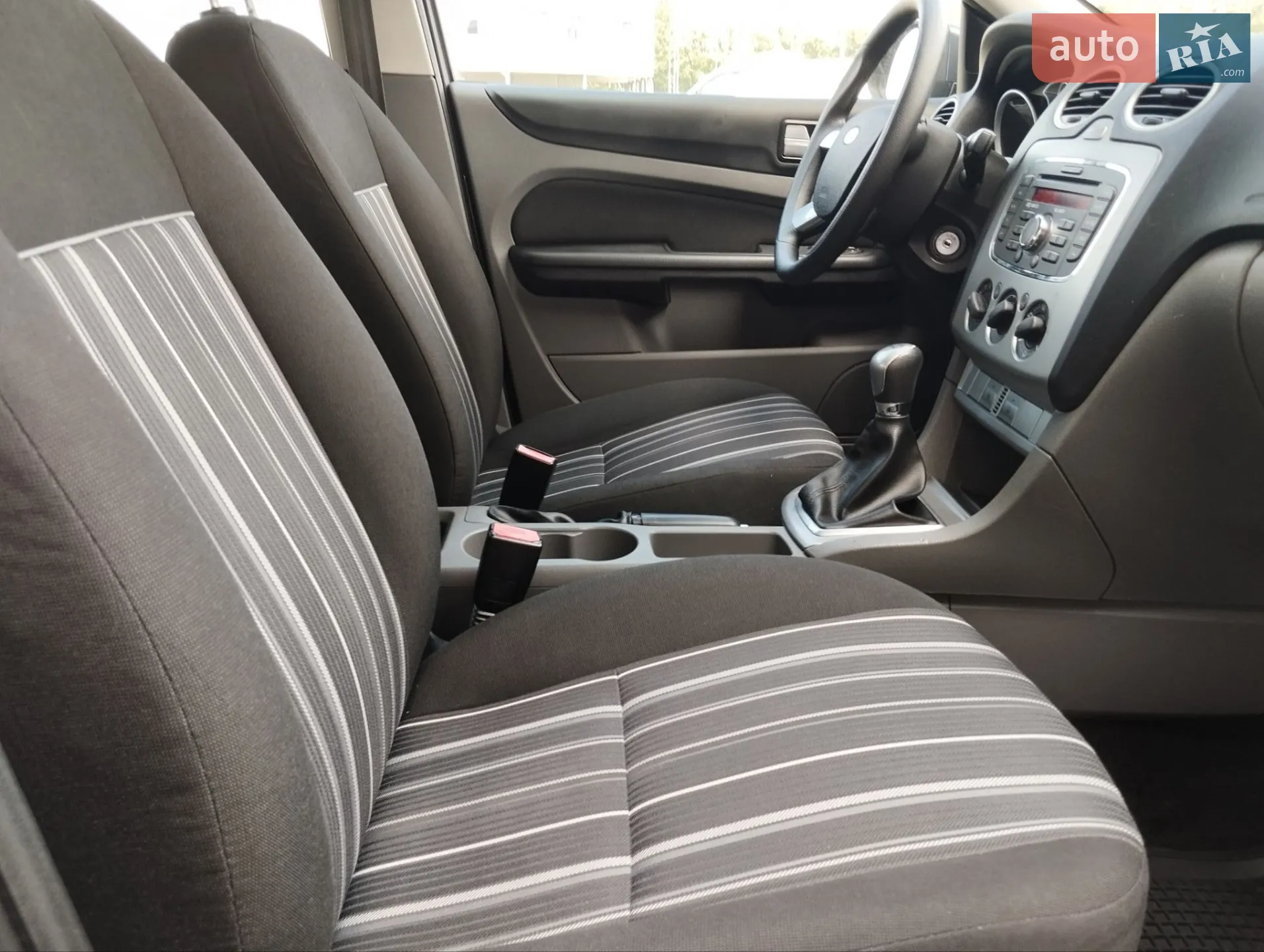 2010 Ford Focus - мініатюра 13
