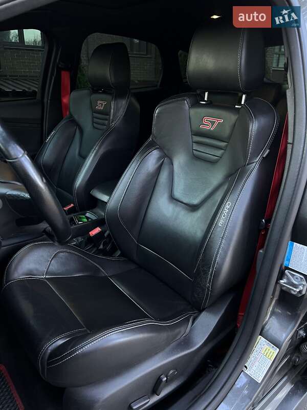 Хетчбек Ford Focus 2015 в Чернігові
