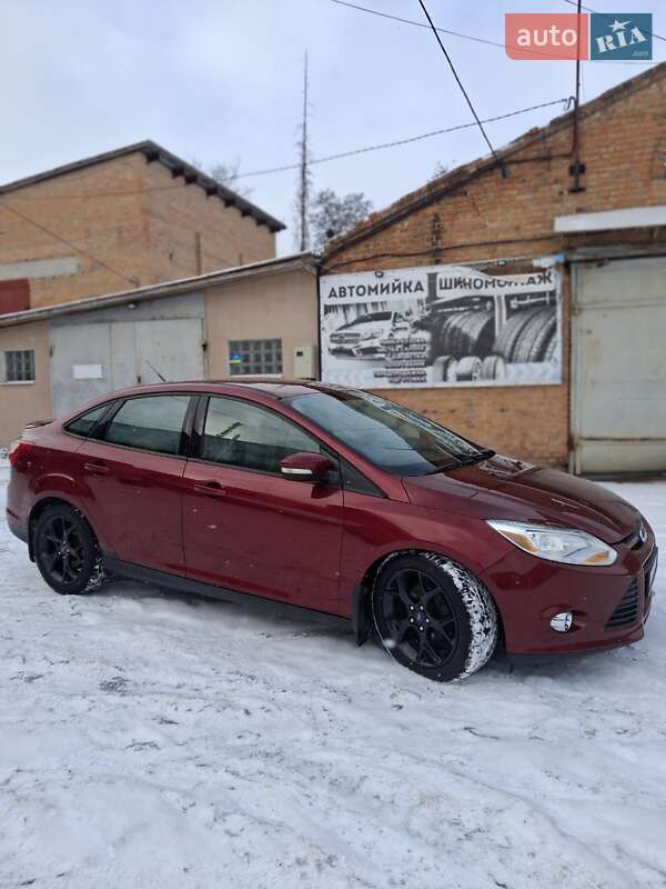 Седан Ford Focus 2013 в Ромнах