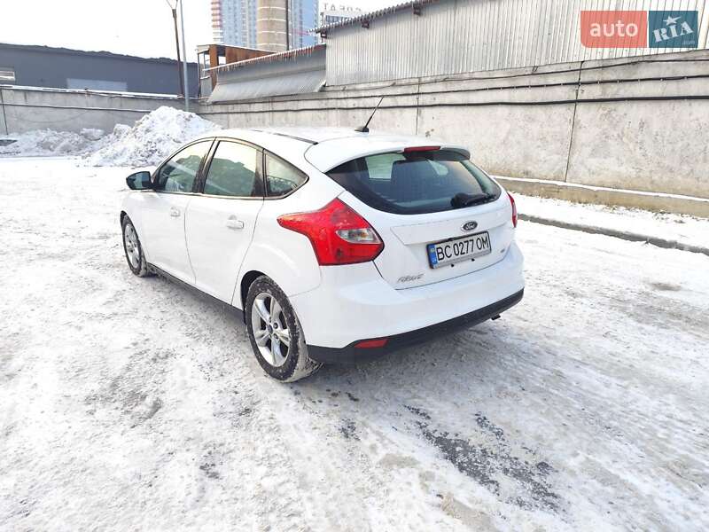 Хэтчбек Ford Focus 2014 в Киеве фото 5 Хэтчбек Ford Focus 2014 в Киеве