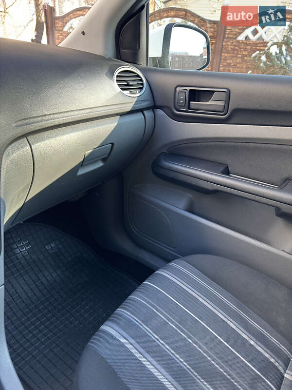 Хэтчбек Ford Focus 2011 в Балаклее