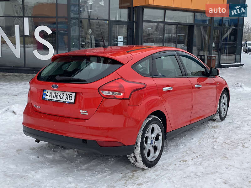 Хэтчбек Ford Focus 2015 в Киеве
