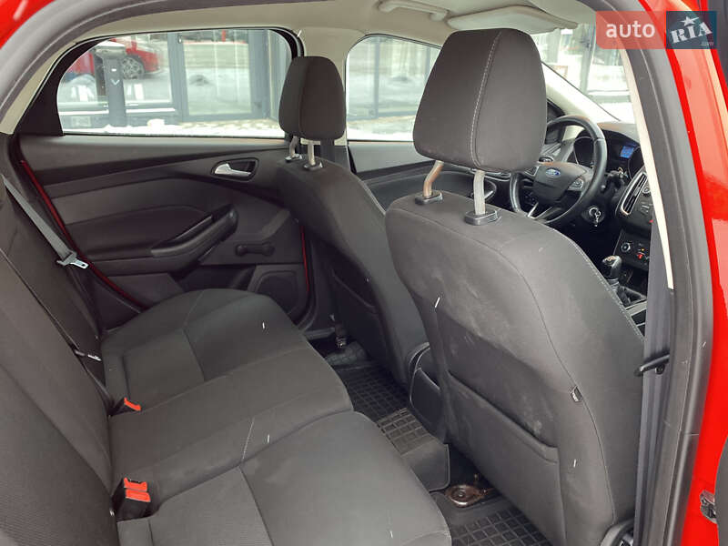 Хэтчбек Ford Focus 2015 в Киеве