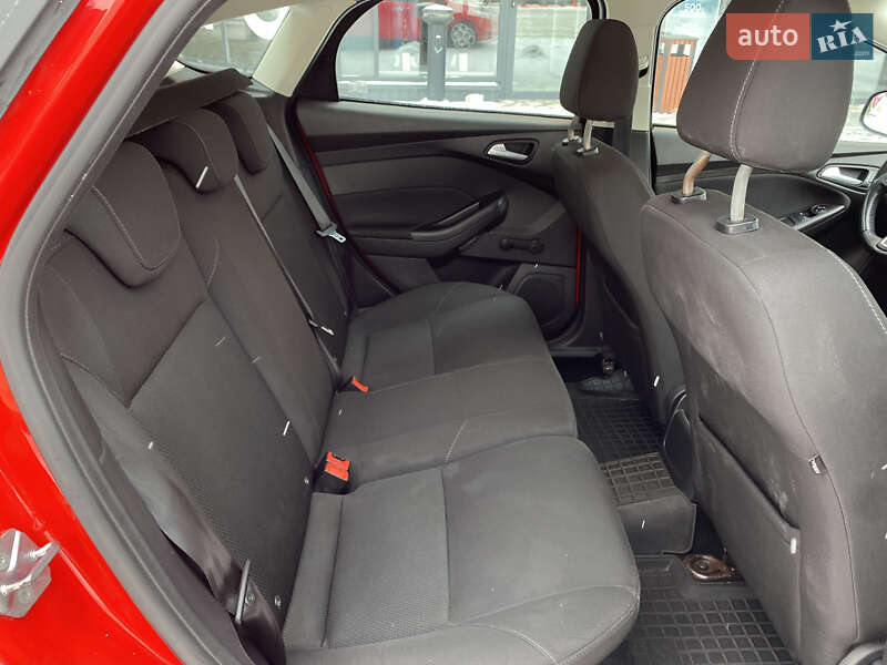 Хэтчбек Ford Focus 2015 в Киеве