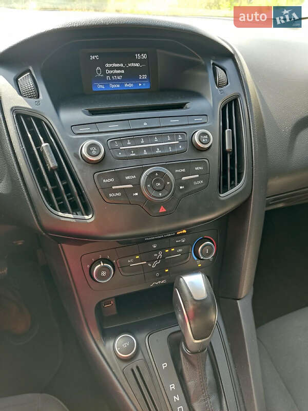 Седан Ford Focus 2015 в Синельниковому