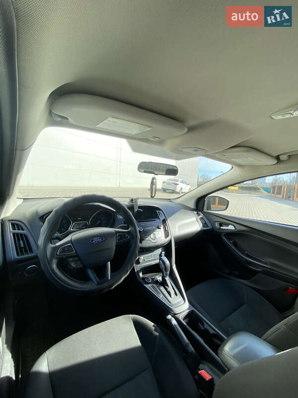 Седан Ford Focus 2015 в Вишневому