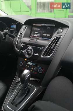 Хэтчбек Ford Focus 2015 в Киеве