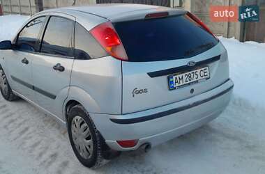 Хэтчбек Ford Focus 2002 в Малине