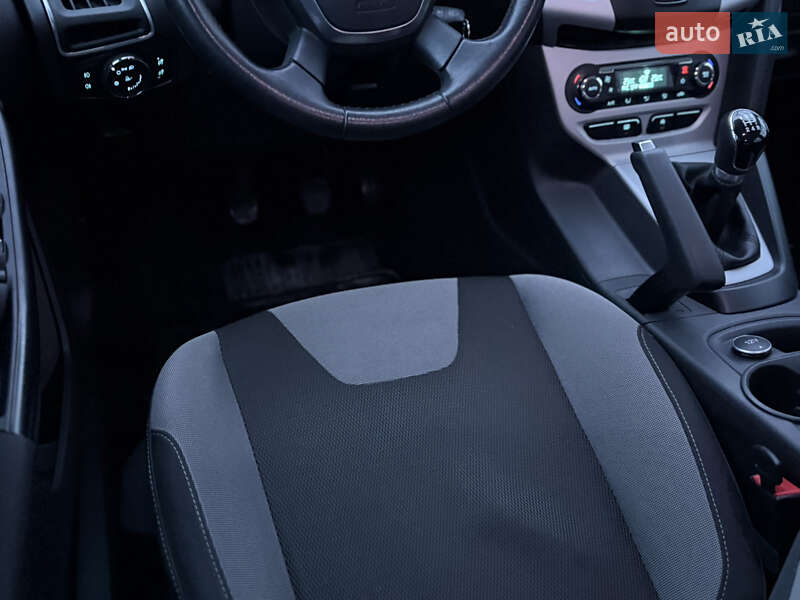 Хетчбек Ford Focus 2014 в Києві фото 13 Хетчбек Ford Focus 2014 в Києві