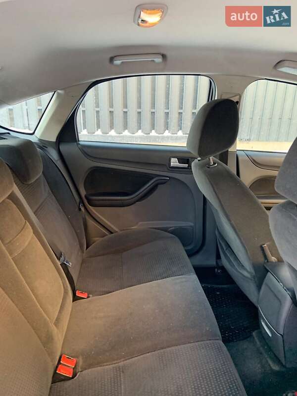 Хетчбек Ford Focus 2005 в Винниках фото 10 Хетчбек Ford Focus 2005 в Винниках