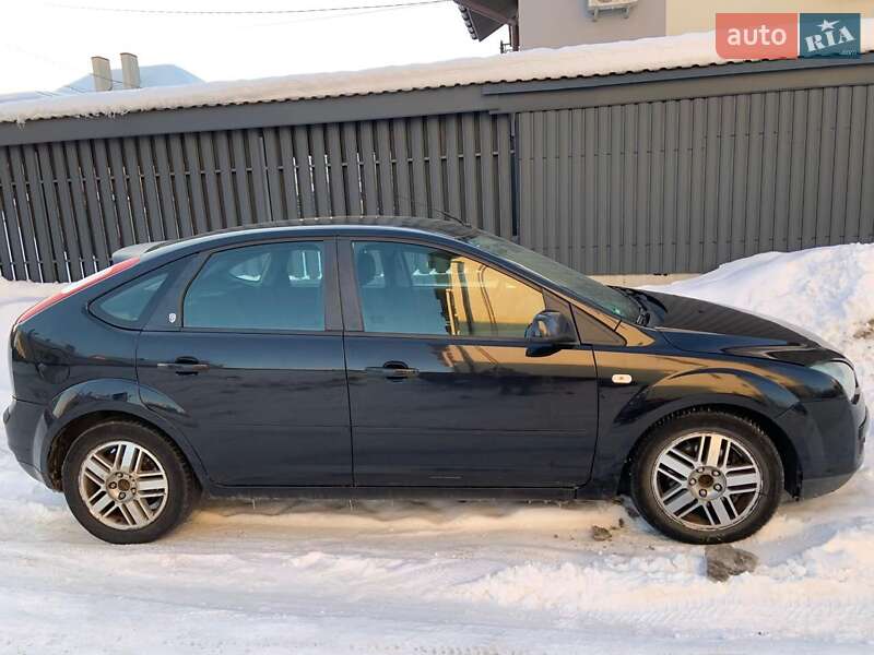 Хетчбек Ford Focus 2005 в Винниках фото 2 Хетчбек Ford Focus 2005 в Винниках