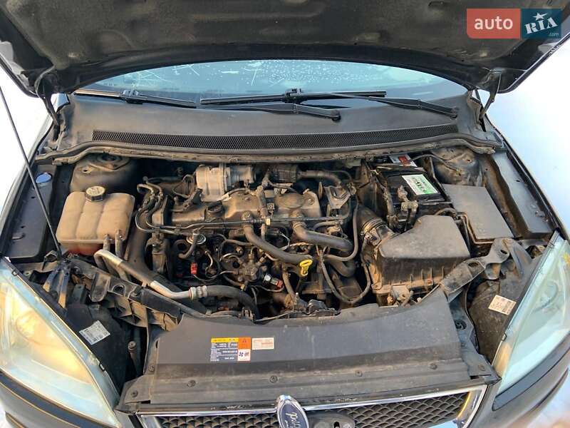 Хетчбек Ford Focus 2005 в Винниках фото 13 Хетчбек Ford Focus 2005 в Винниках