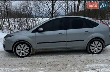 Хэтчбек Ford Focus 2005 в Ужгороде