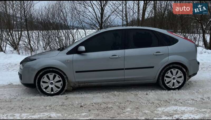 Хэтчбек Ford Focus 2005 в Ужгороде фото 3 Хэтчбек Ford Focus 2005 в Ужгороде