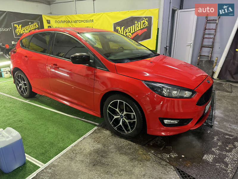 Хэтчбек Ford Focus 2016 в Киеве фото Хэтчбек Ford Focus 2016 в Киеве