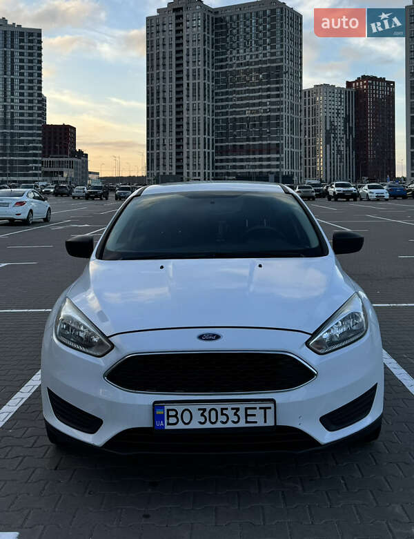 Седан Ford Focus 2015 в Киеве фото 2 Седан Ford Focus 2015 в Киеве