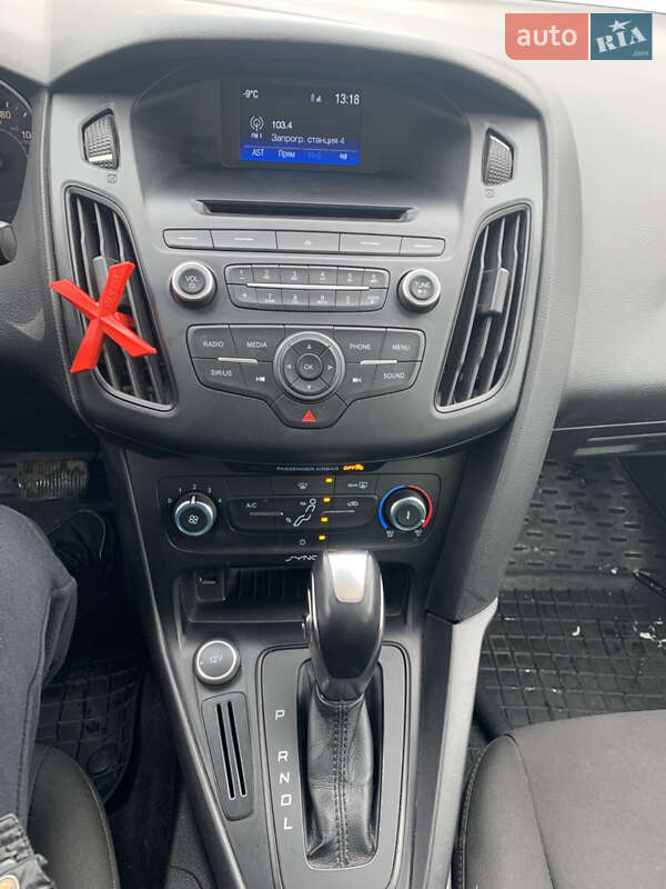 Седан Ford Focus 2015 в Сумах