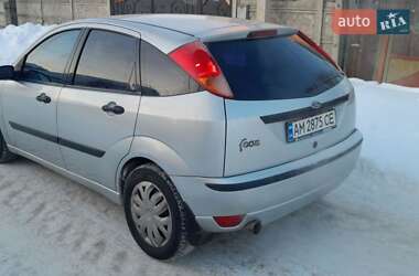 Хэтчбек Ford Focus 2002 в Малине