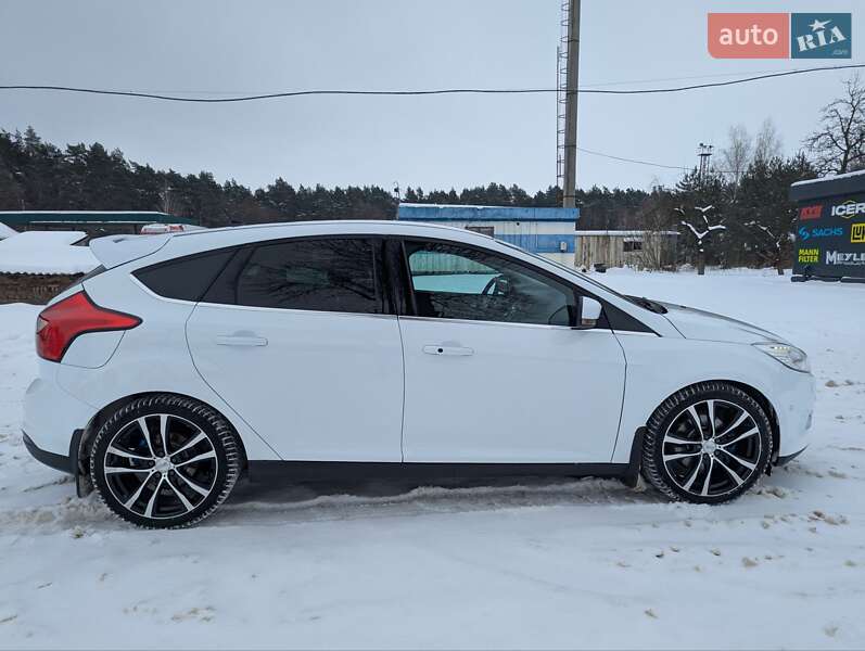 Хетчбек Ford Focus 2011 в Радивиліві фото 6 Хетчбек Ford Focus 2011 в Радивиліві