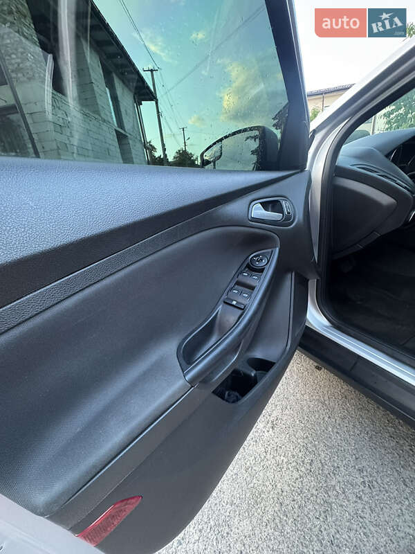 Хетчбек Ford Focus 2016 в Львові фото 12 Хетчбек Ford Focus 2016 в Львові