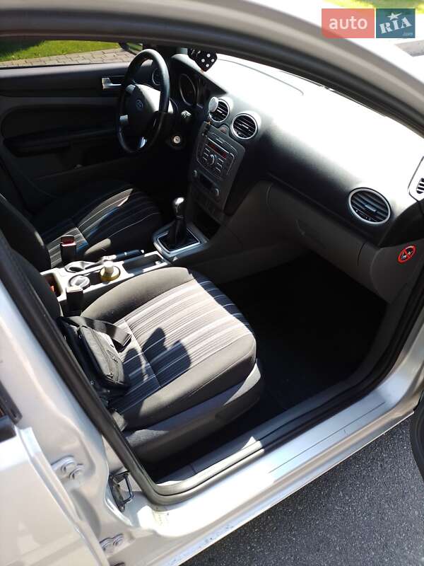 Хетчбек Ford Focus 2008 в Дніпрі