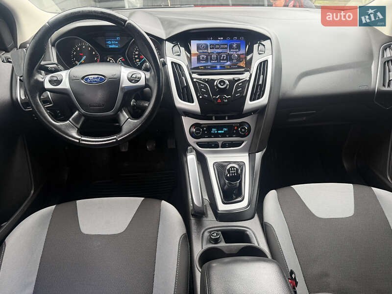 Хэтчбек Ford Focus 2013 в Виноградове фото 10 Хэтчбек Ford Focus 2013 в Виноградове