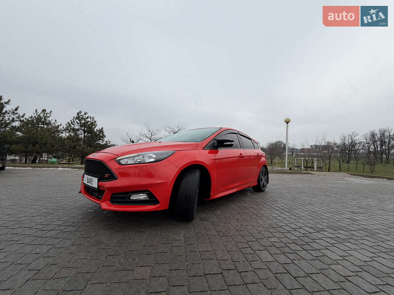 Хетчбек Ford Focus 2016 в Запоріжжі фото 2 Хетчбек Ford Focus 2016 в Запоріжжі