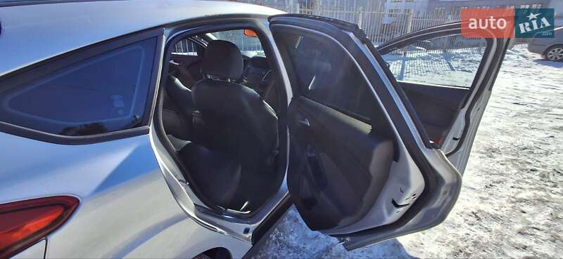 Хэтчбек Ford Focus 2016 в Киеве