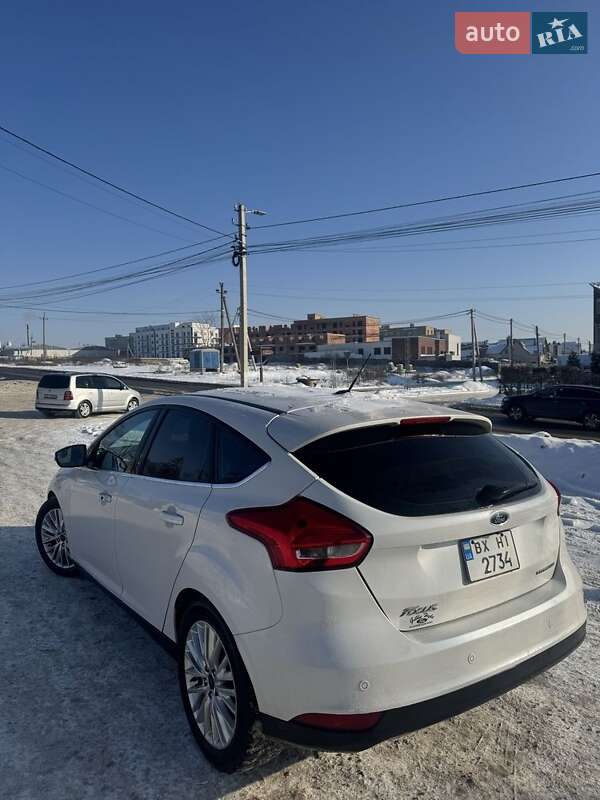 Хэтчбек Ford Focus 2016 в Черновцах