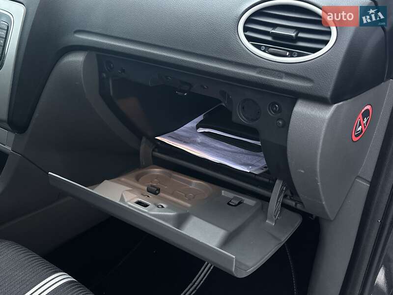 Универсал Ford Focus 2011 в Любешове