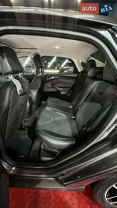 Седан Ford Focus 2017 в Днепре