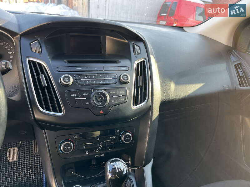 Хэтчбек Ford Focus 2017 в Житомире